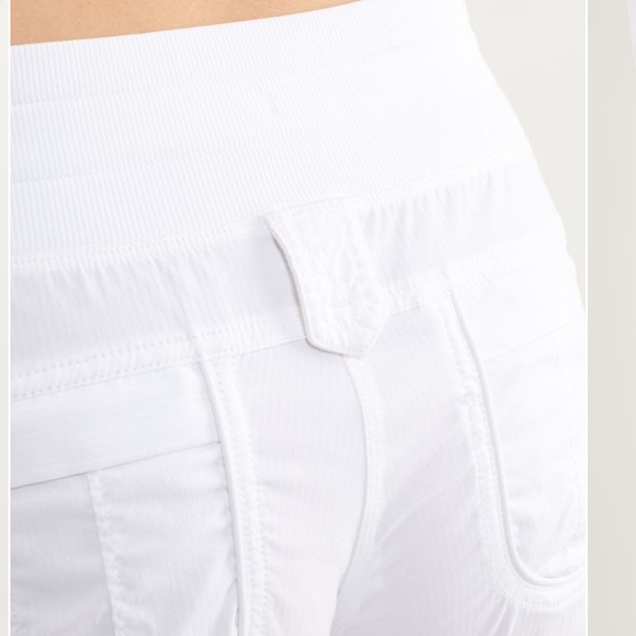 🌸Spring Sale 50% Off🌸 Lululemon Yoga Camp Crop - Picture 5 of 15